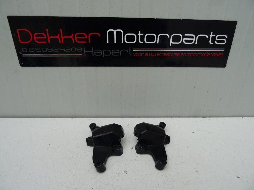 Afwerkkapjes uitlaat bevesteging Yamaha YZF R1 2004-2005 >, Motoren, Gebruikt, -, -, Ophalen of Verzenden