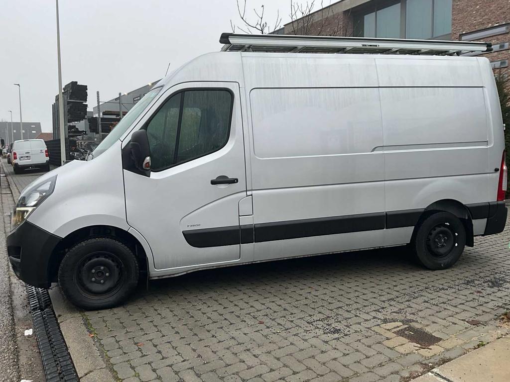 2020 Opel Movano - 3 pers - airco - trekhaak, Auto's, Gebruikt, Euro 6, Movano, Bedrijf