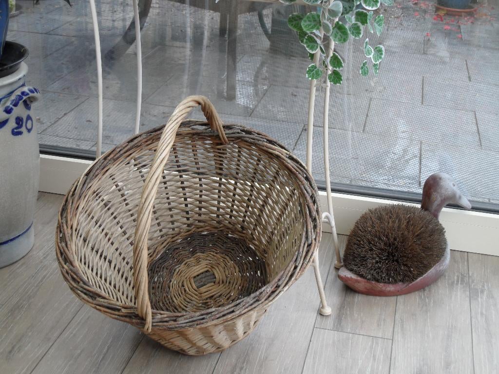 A vendre un beau panier en osier, Maison & Meubles, Osier, Rond, Comme neuf, Enlèvement