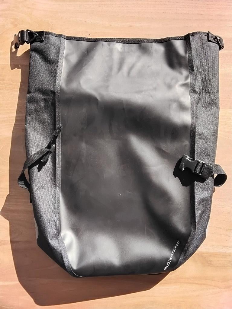 Fietstas AGU Shelter Large Zwart, Fietsen en Brommers, Fietsaccessoires | Fietstassen, Ophalen, Nieuw, AGU