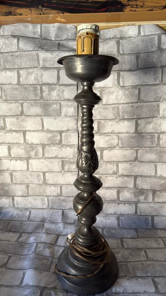 Grande Lampe  en Étain Pur Massif Signée JB 4,7 kg, Antiquités & Art, Enlèvement ou Envoi