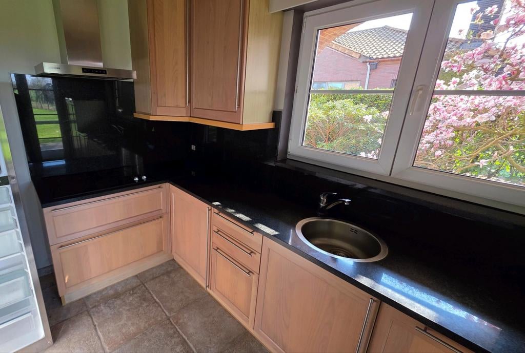 Cuisine vieille de 25 ans. À démonter vous-même. Prix à conv, Immo