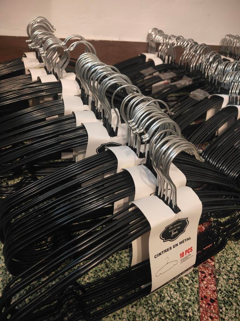 36 paquets de 10 ceintres. 30€, Enlèvement, Neuf, Métal, Adultes