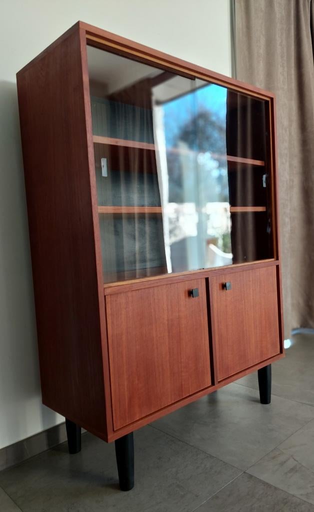 Vintage kast van Belgische MDK meubels
L1m
H1,36m
Br40cm, Maison & Meubles, Enlèvement