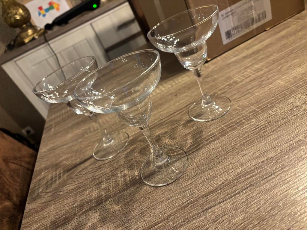 3 margarita cocktail glazen., Verzamelen, Glas en Drinkglazen, Ophalen of Verzenden, Zo goed als nieuw
