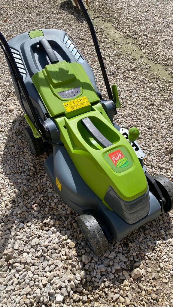 Electrische grasmaaier Central Park, Tuin en Terras, Grasmaaiers, Ophalen, Zo goed als nieuw, Elektrische grasmaaier
