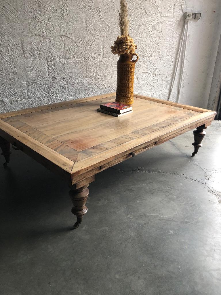 Belle grande table basse rustique coloniale Merode, Enlèvement, Utilisé