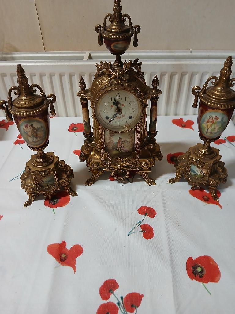 antiek schouwgarnituur, Enlèvement