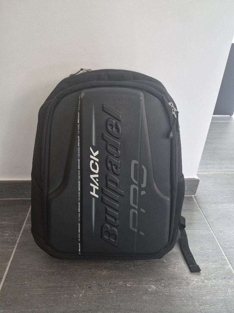 Bullpadel Hack Pro, Sport en Fitness, Padel, Ophalen of Verzenden, Zo goed als nieuw, Padeltas