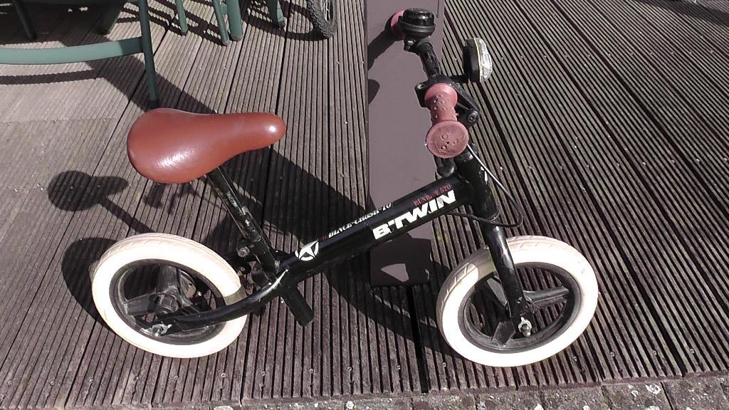 Bonne draisienne avec frein, sonnette et lampe -  1 à 3 ans, Enlèvement, Comme neuf, Vélo d'équilibre