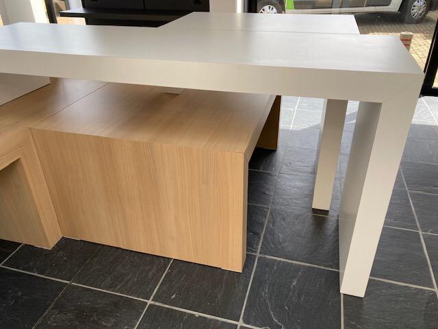 Modern winkelinterieur, Ophalen