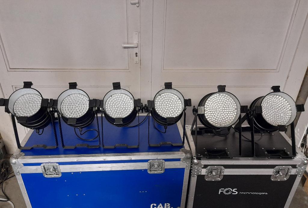 Projecteurs PAR 56 et Par 64 led SHOWTEC, Enlèvement, Comme neuf, Lumières