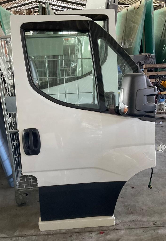 Complete SET L+R Voorportier Iveco Daily VI vanaf 2014 wit, Auto-onderdelen, Ophalen, Gebruikt, -, -