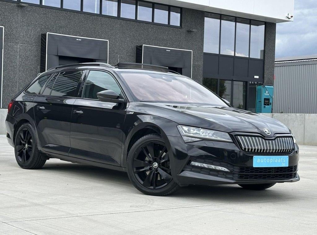 Skoda Superb IV Sportline 157pk Hybride 88038km 2020 FULL OP, Auto's, Skoda, 4 cilinders, 34 g/km, Zwart, 5 deurs