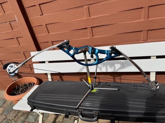 Handboog + 7 pijlen en allerlei accessoires, Ophalen, Zo goed als nieuw, Recurveboog