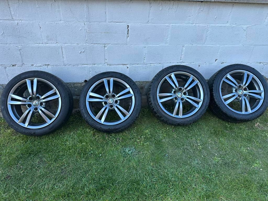 Originele Alfa Romeo giulietta velgen 17 inch goede banden, Ophalen, 17 inch, Band(en)