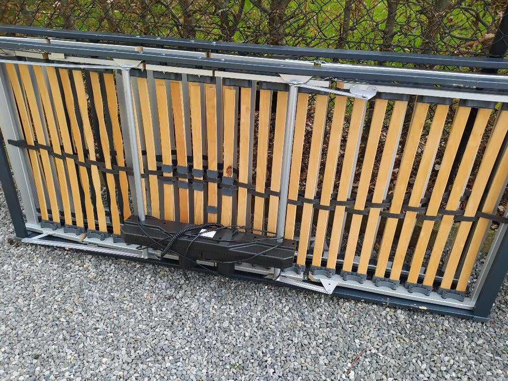 Twee elektrische lattenbodem 208 x 2, Ophalen, Gebruikt, 90 cm, 210 cm