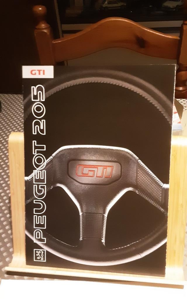 PEUGEOT 205 gti brochure, Ophalen of Verzenden, Zo goed als nieuw, Peugeot