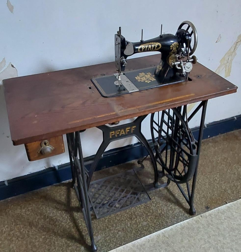 Machine à coudre modèle de table Pfaff 11, Enlèvement