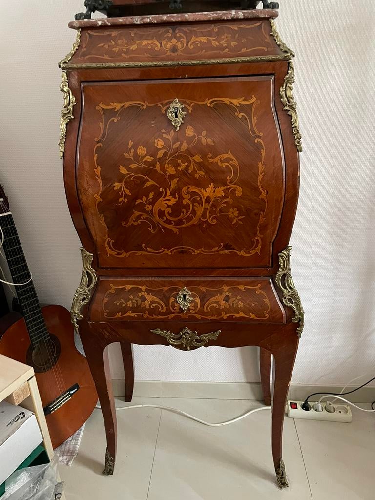 Secrétaire Louis 16 avec marqueteries