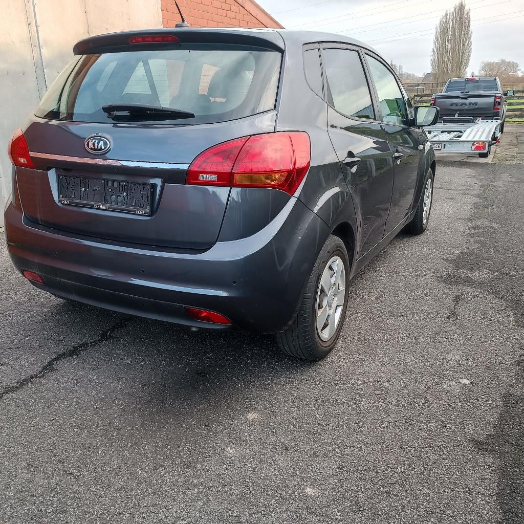 kia venga met amper 47000km,gps,airco,cruise control, Auto's, Kia, Voorwielaandrijving, 4 cilinders, 1396 cc, Bedrijf