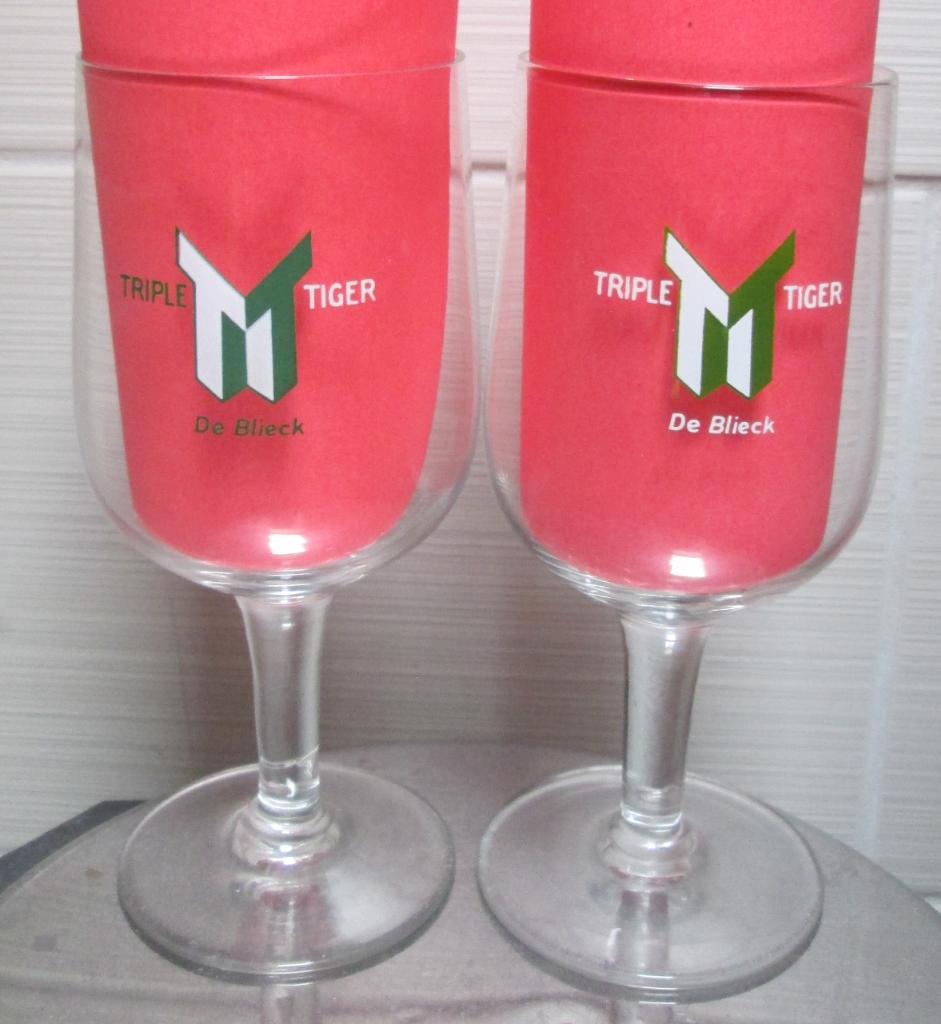 2 glazen 'Triple Tiger' van brouwerij De Blieck (Aalst), Ophalen of Verzenden, Gebruikt, Bierglas