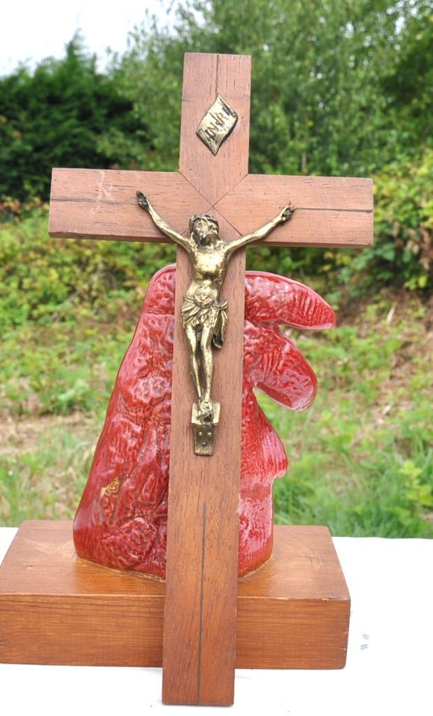 crucifix mural  en bois christ laiton, Antiquités & Art, Enlèvement ou Envoi