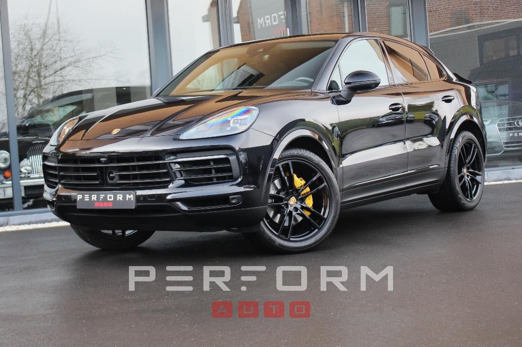 PORSCHE CAYENNE COUPÉ 3.0i TURBO *360CAM*ACC*PANO*FULL BLACK, Auto's, Porsche, Automaat, Cayenne, 2995 cc, Zwart
