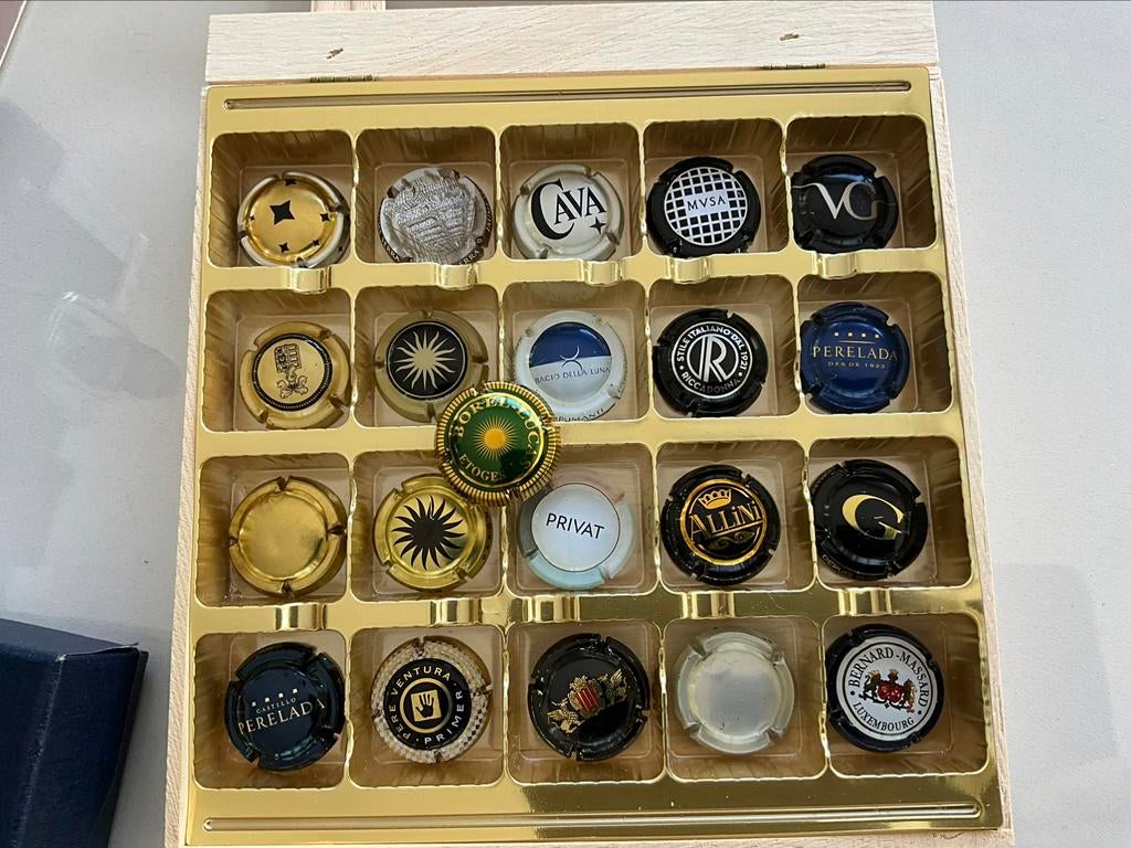 Lot cava capsules geen champagne, Verzamelen, Ophalen of Verzenden