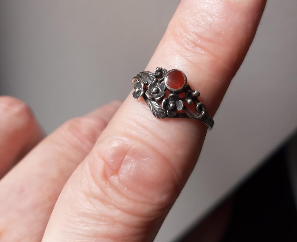 Ring mét Zilvermerk / oude pinkring met natuursteentje, Handtassen en Accessoires, Ringen, Met kristal, Ophalen of Verzenden, Zo goed als nieuw