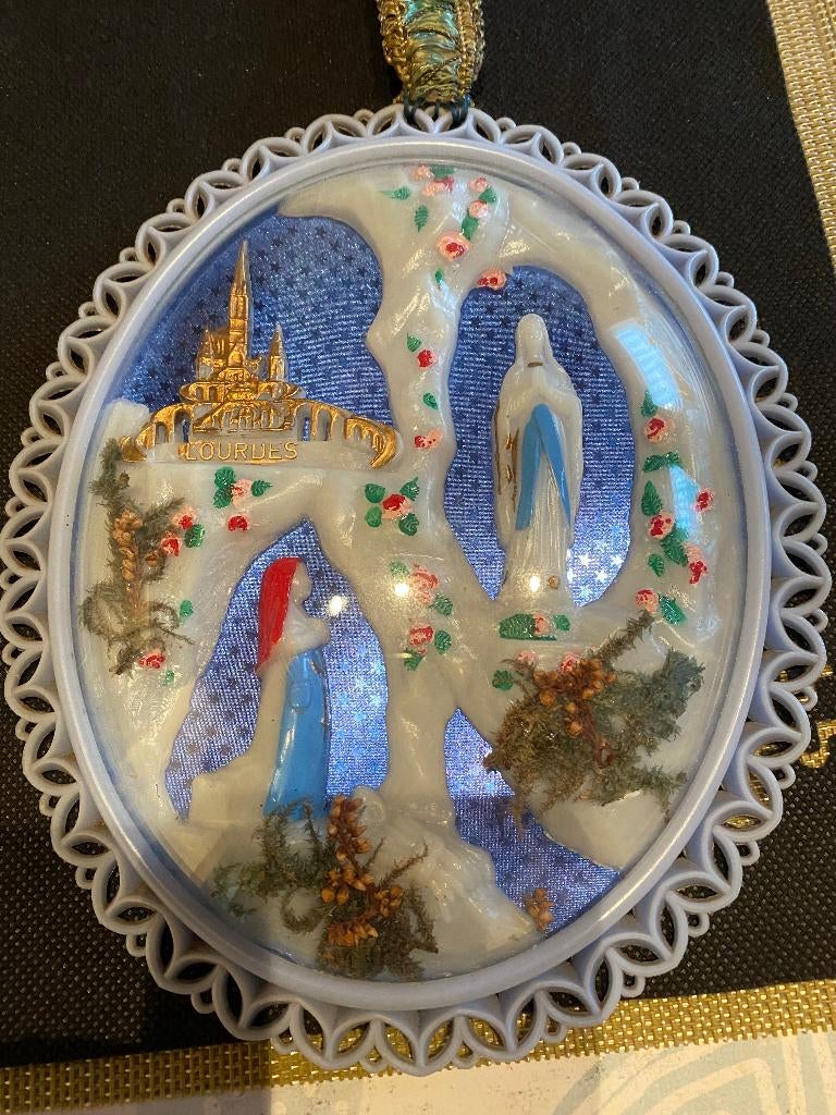 RELIGEUZE OBJECTEN, Ophalen