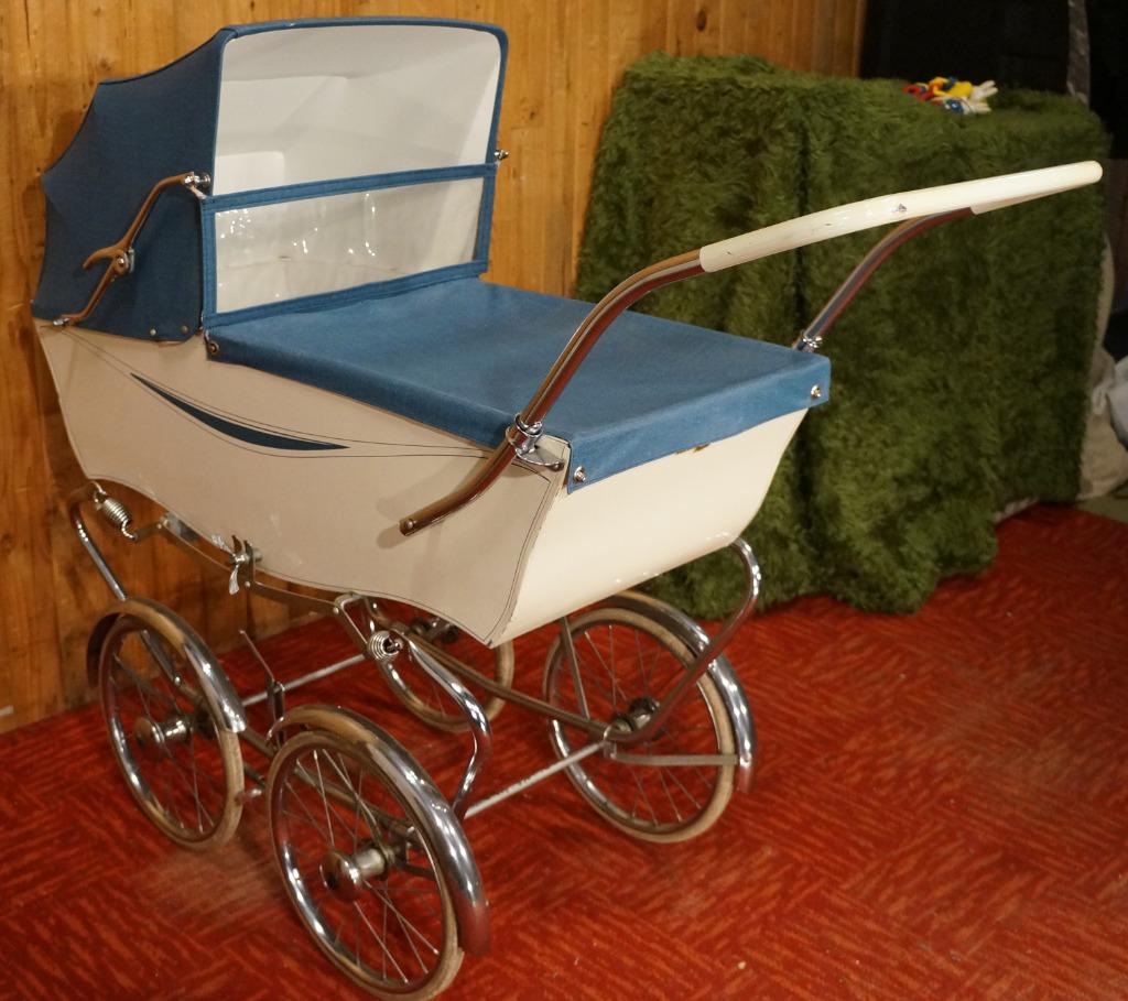 Poussette pour enfant Flower Power Oldtimer Retro Vintage De, Antiquités & Art, Enlèvement