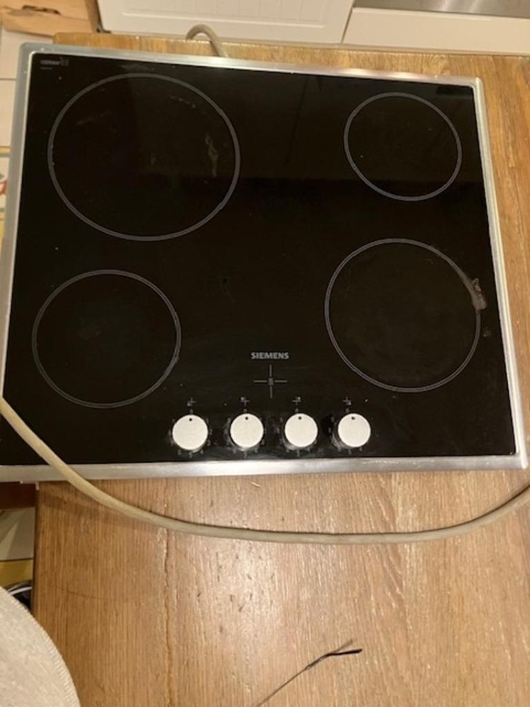 plaques vitroceramique, Enlèvement, Utilisé, Électrique, 4 zones de cuisson