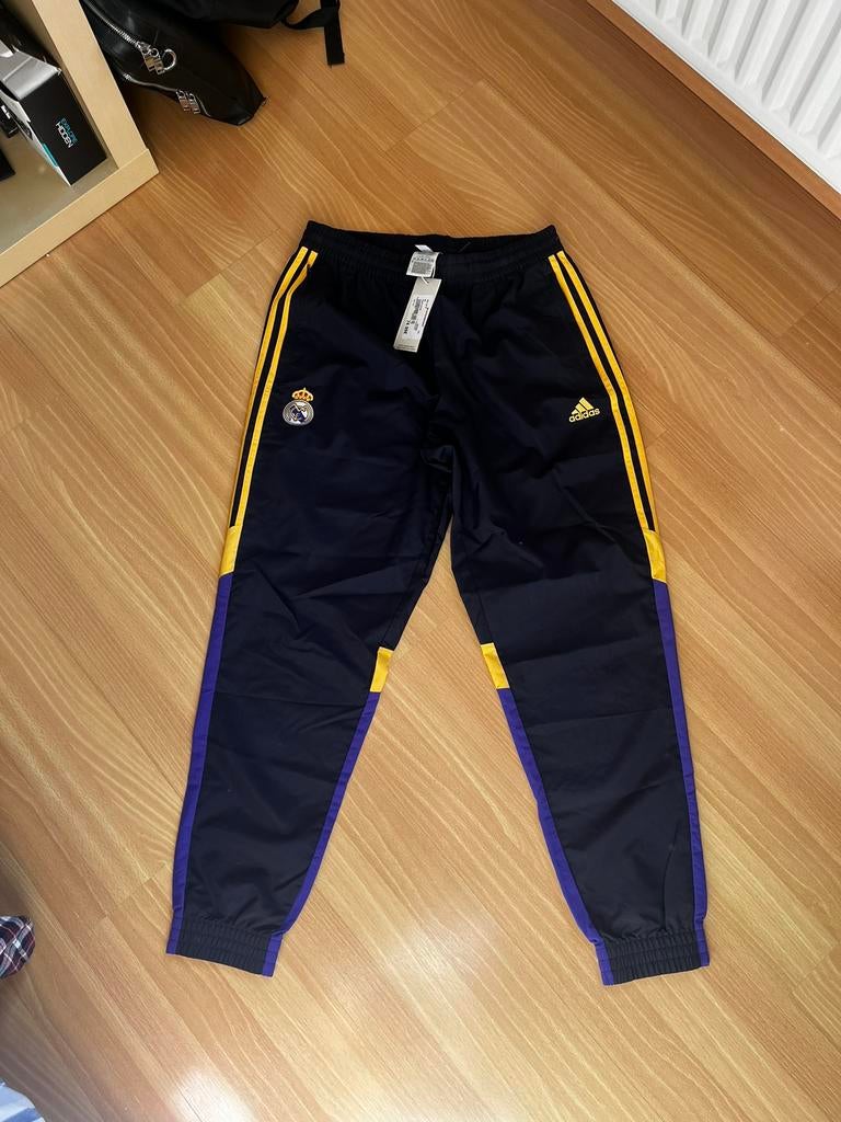 Training Adidas Real Madrid, neuf avec étiquettes - M homme, Enlèvement ou Envoi, Bleu, Taille 48/50 (M), Neuf