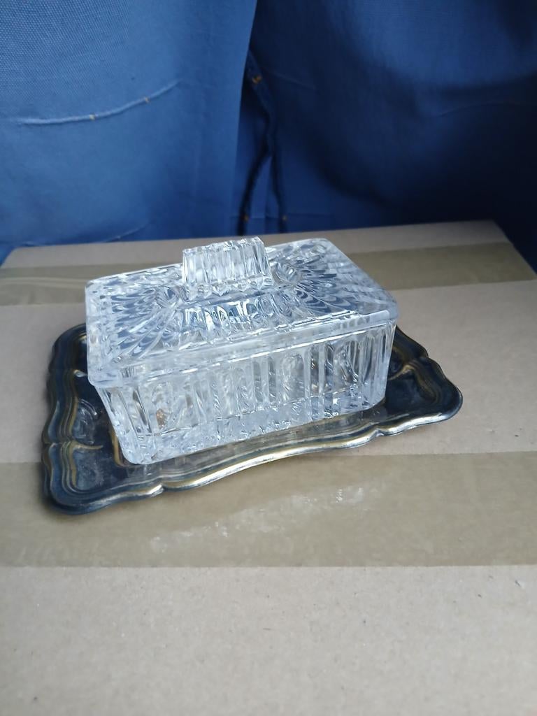 Beurrier Qvist avec couvercle sur plat argenté 1900 Allemagn, Antiquités & Art, Enlèvement ou Envoi, Argent