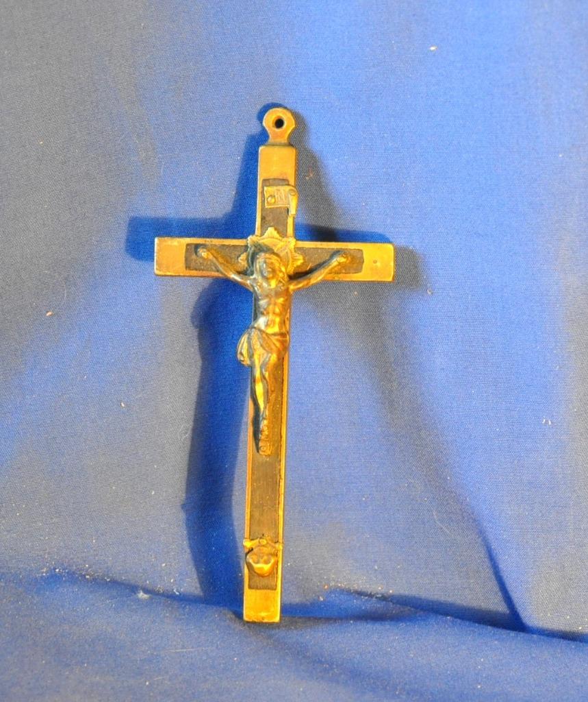 crucifix mural croix bois avec cerclage et christ laiton, Enlèvement ou Envoi