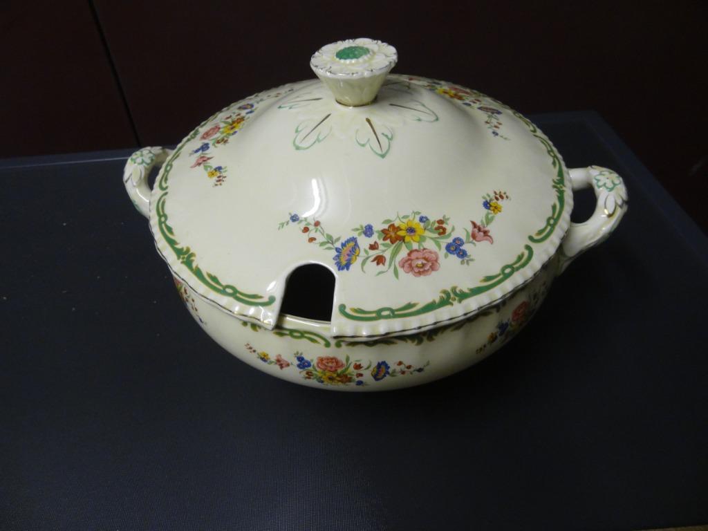 Soupière avec couvercle en porcelaine " GRINDLEY" de 1936, Enlèvement