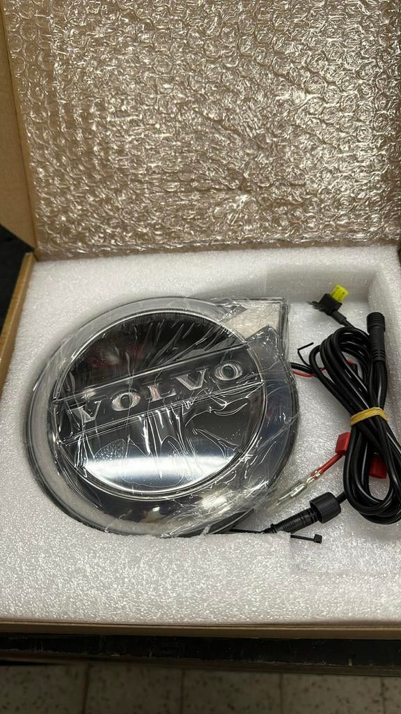 Volvo logo lumineux calandre r design, Auto-onderdelen, Ophalen of Verzenden, Nieuw, Volvo