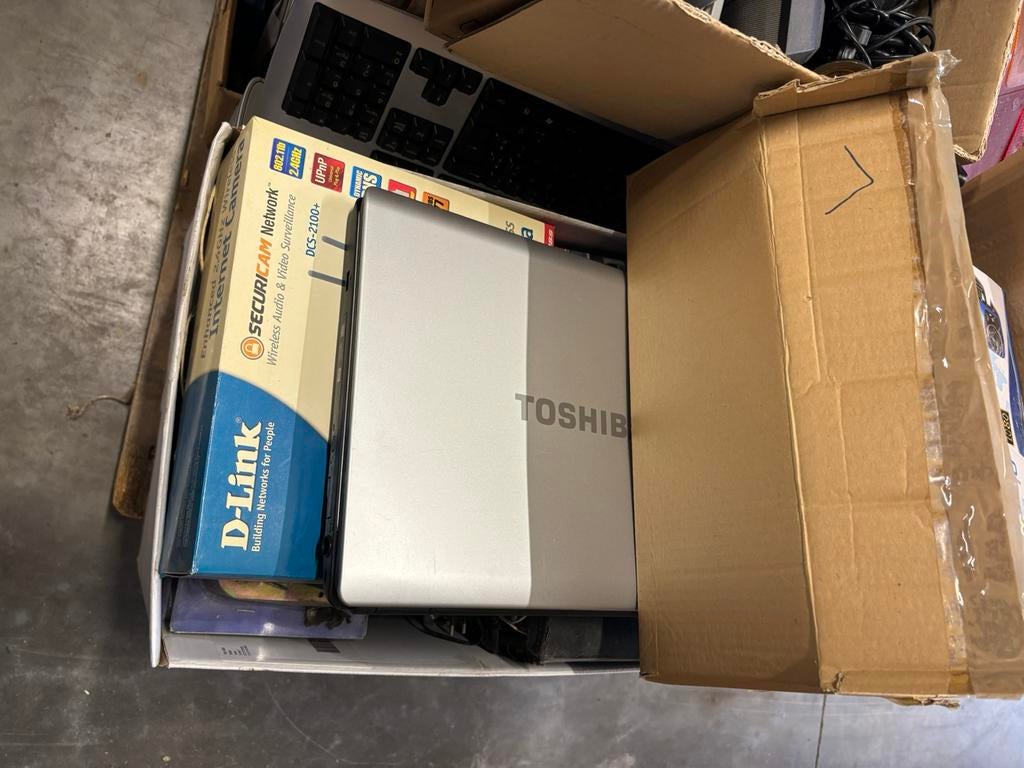 Lot rommelmarkt DEEL 1 makita stihl laptop materiaal deco, Diversen, Ophalen