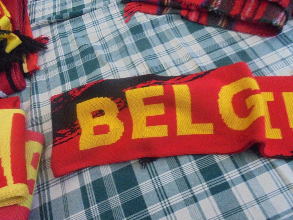 Belgium sjaal, Ophalen of Verzenden, Zo goed als nieuw, Vaantje of Sjaal