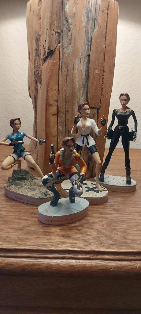 Figurines Lara Croft (Tomb Raider), Enlèvement ou Envoi, Comme neuf