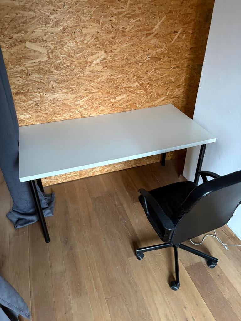Ikea bureau evtl met bureaustoel, Ophalen, Zo goed als nieuw