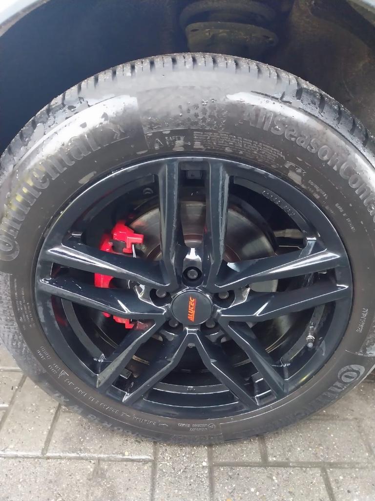 Vierseizoensbanden met velgen 225/60R18 W XL, Auto-onderdelen, Banden en Velgen, Velg(en), All Season, 18 inch, 225 mm, Personenwagen