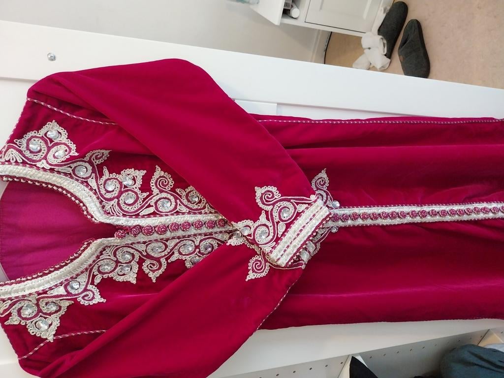 Caftan pour fille 8-10 ans neuf, Enlèvement ou Envoi, Neuf, Autres couleurs, Costume de mariage