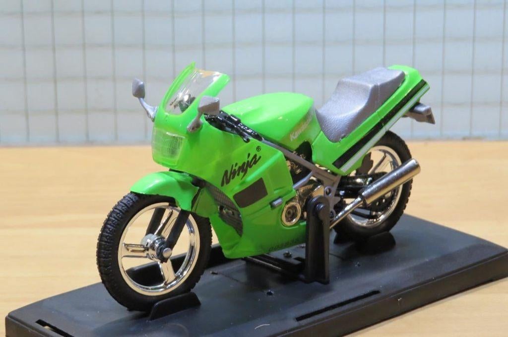 Kawasaki Ninja 600R 1:18 Motormax, Hobby en Vrije tijd, Modelauto's | 1:18, Ophalen of Verzenden, Nieuw, Motor, Motormax