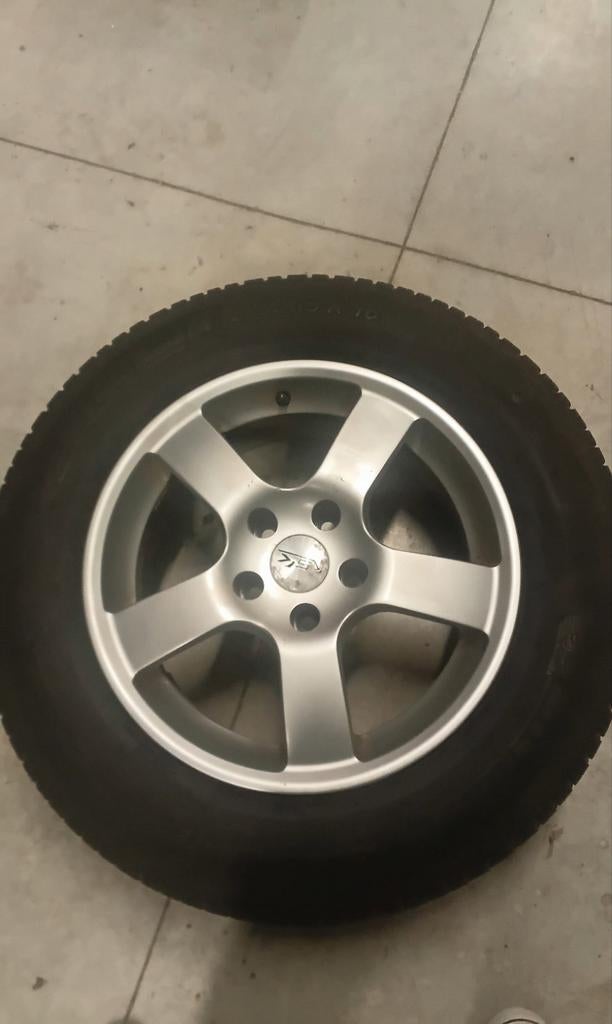 Pneus 4 saison, Pneu(s)