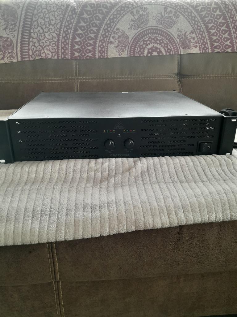 Versterker Behringer KM1700, Muziek en Instrumenten, Ophalen, Zo goed als nieuw
