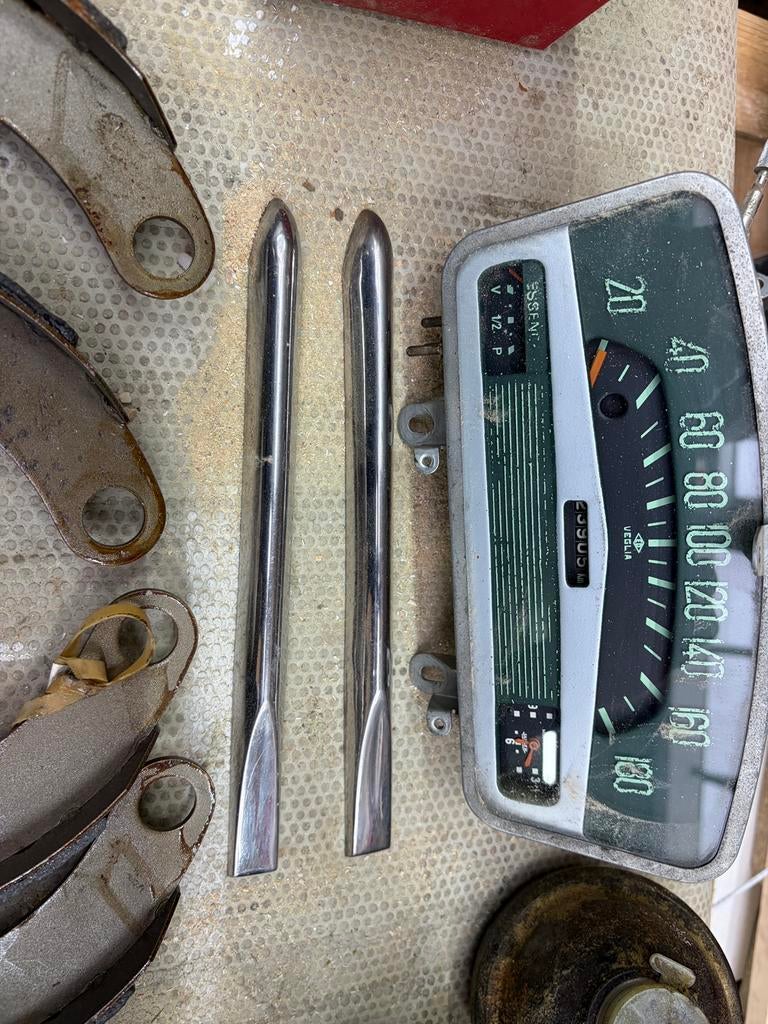 Spullen van een Citroën ds oldtimer, Ophalen, Gebruikt