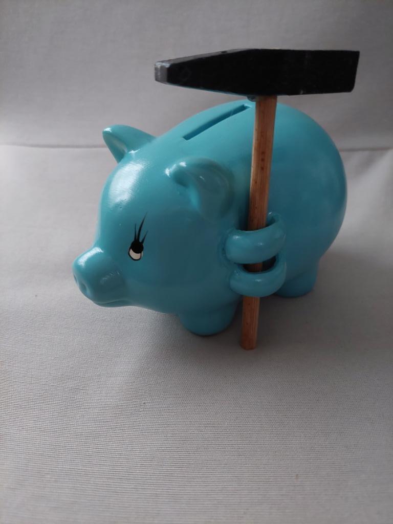 Tirelire petit cochon bleu et son marteau, Collections, Enlèvement ou Envoi, Neuf, Pierre, Poterie ou Céramique, Autres thèmes