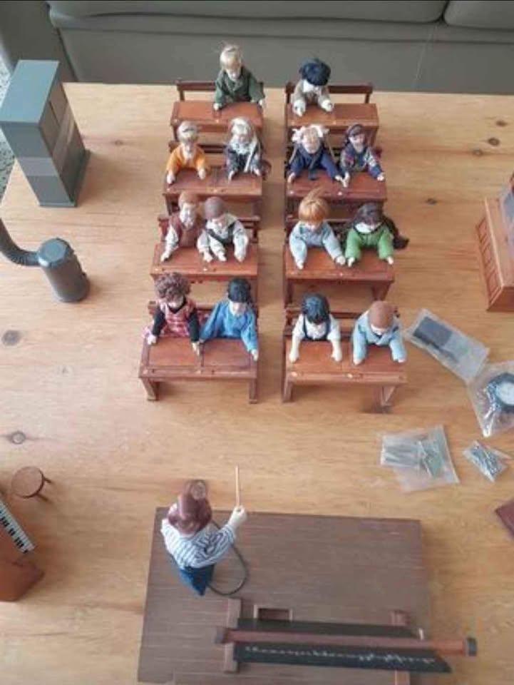 Petite école miniature de collection à construire, Enlèvement, Neuf